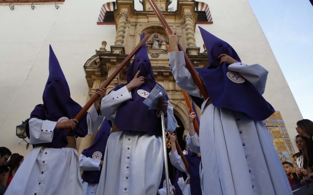 Indumentaria para la estación de penitencia